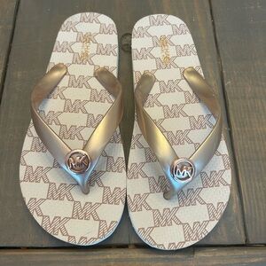 MICHAEL KORS MK‎ FLIP FLOPS JET SET PRINT PVC SANDALS PINK 6